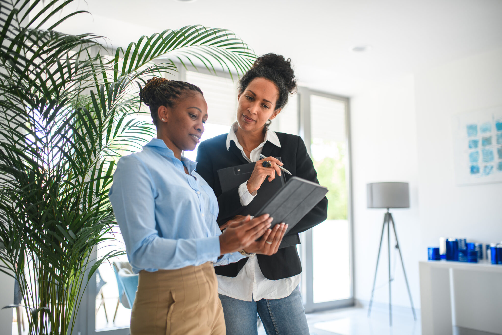 How Self-Aware, Inclusive Leaders Drive Organizational Growth
